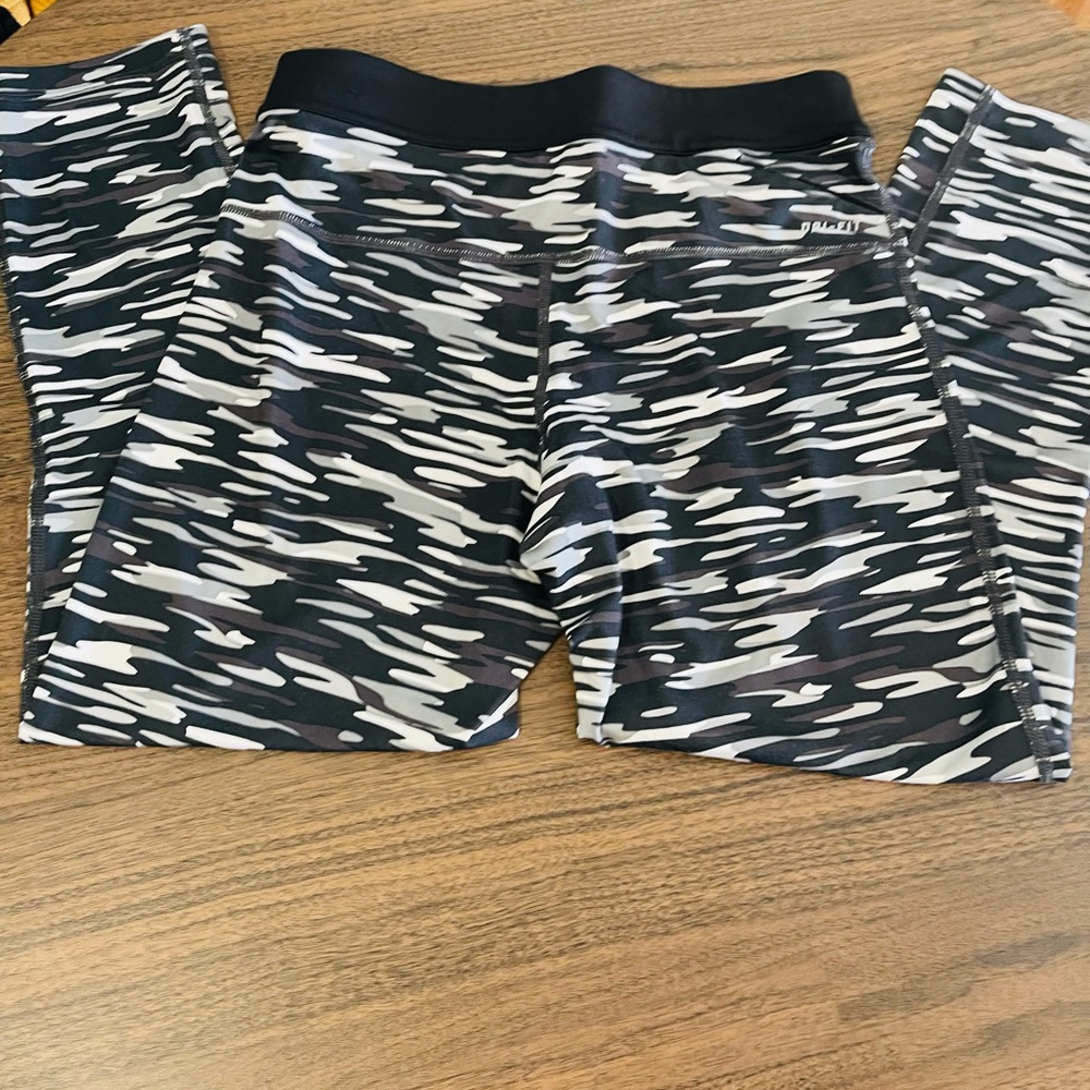 Nike Black and Gray Patterned Leggings - Picture 3 of 8